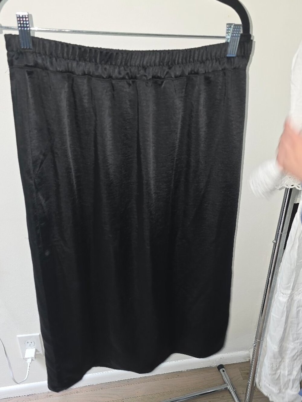 Gap silk slip skirt, side slit